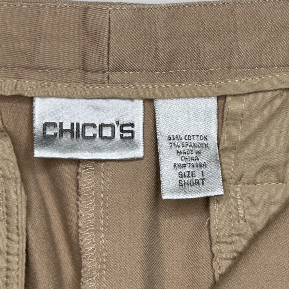 Chico’s Classic Beige Pants Zipper & Hook Closure 2 Faux Back Pockets Sz 1 Short - Picture 4 of 5